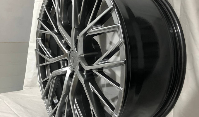 Разноширокие R20 5X112 66.6 HYPER BLACK