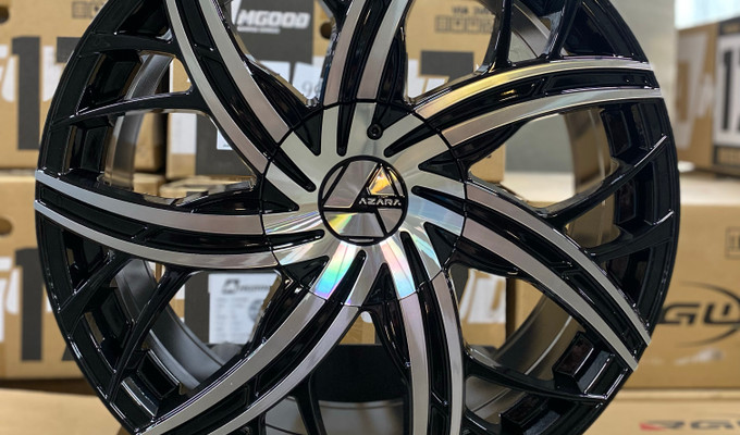  R20 8,5J ET35 5x114,3 / 5x120 74.1 Gloss Black & Machined