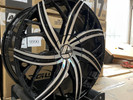  R20 8,5J ET35 5x114,3 / 5x120 74.1 Gloss Black & Machined