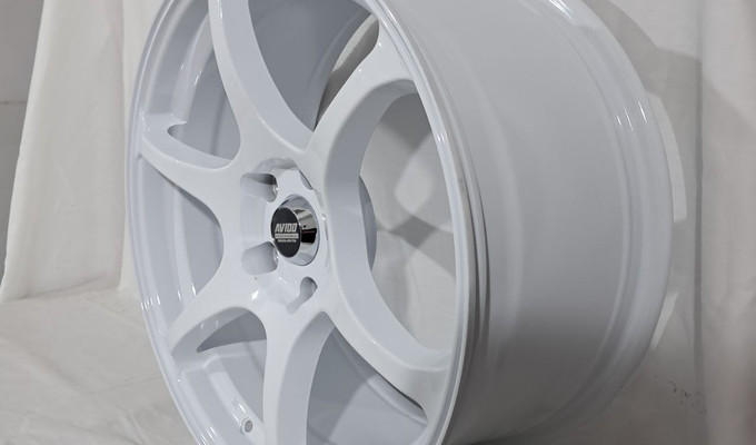 R18 8,5J / 5x114,3 () ET38 ЦО73,1 White