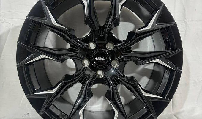OFF ROAD  Fuel FLAME BLACKOUT R20 9J 5X112 ET40 66,6 Glossy Black / Mi