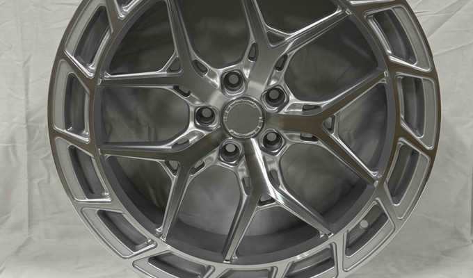 R20 8,5J  5x114,3  ET30 73,1 MS