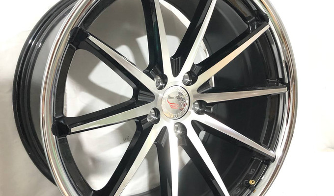 Разноширокие R20 / 5x114,3 () 73,1 PIANO BLACK DIAMO