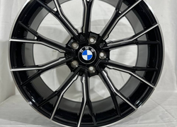 BMW R20 5x120 ЦО 72,6 gloss black machine lip milling window