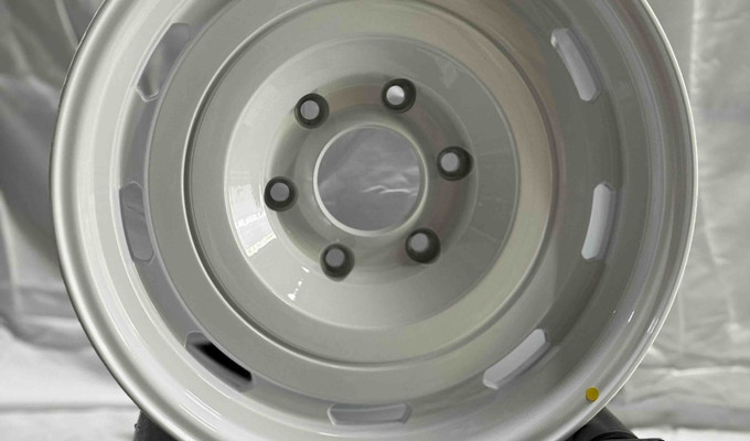  R17 8,5J ET0 6x139,7 110 White