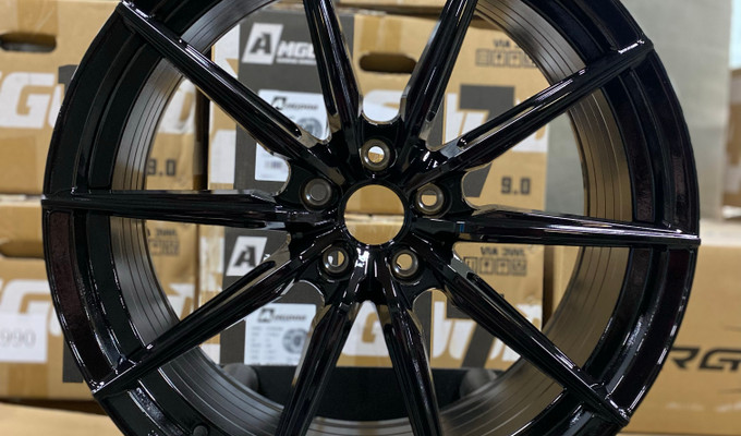 Разноширокие R20 5x112 66,45 BLACK