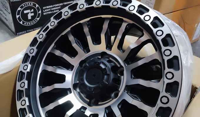  R17 8,5J ET0 110 6x139,7 MATTE BLACK MACHINED FACE