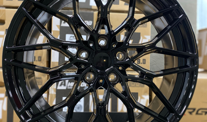 Разноширокие R20 5X112 66.6 Gloss Black
