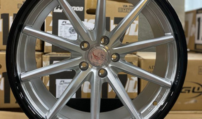 FA613F R20 9J ET32 ( / 5x114,3 ) 73.1 BRUSHED SILVER FACE+PIANO BL