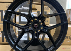 Разноширокие R20 5x112 ЦО 66.6 HYPER SILVER