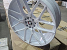 F8796 R18 8,5J ET30 5x100 74,1 GLOSS BLACK