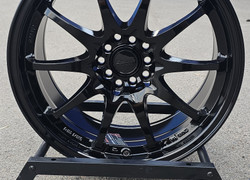 R18 8,5J ET35 5x100 / 5x114,3 ЦО 73.1 GLOSS BLACK