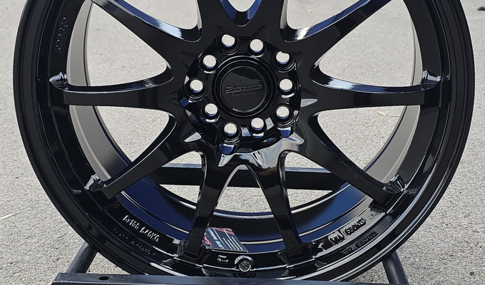 R18 8,5J ET35 5x100 / 5x114,3 ЦО 73.1 GLOSS BLACK