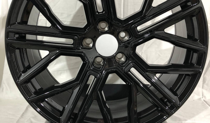 Разноширокие BMW LUMMA R20 5x112 ЦО 66,6 GLOSS BLACK