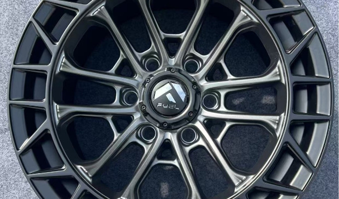  R17 9J 6x139,7 ET0 ЦО110 GLOSS grey+black lip