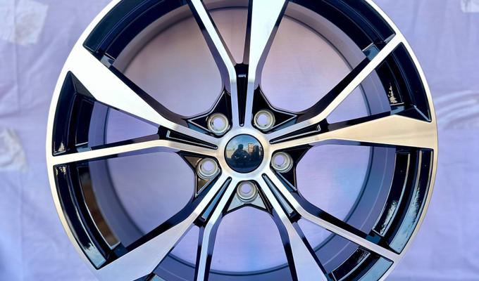  R18 7,5J 5x112 ET45 57,1 Black Machined Face