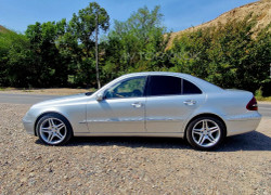 Mercedes-Benz E-Класс 2002 года