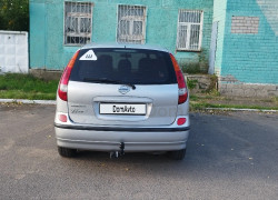 Nissan Almera Tino 2002 года
