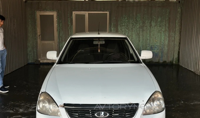 ВАЗ (Lada) Priora 2013 года