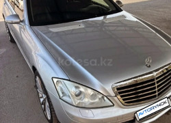 Mercedes-Benz S-Класс 2005 года