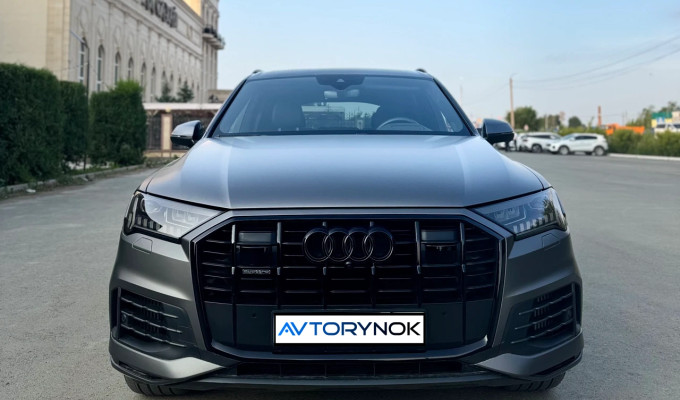 Audi Q7 2023 года