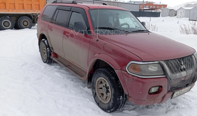 Mitsubishi Montero Sport 2000 года