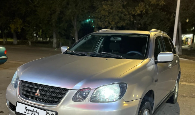 Mitsubishi Airtrek 2003 года