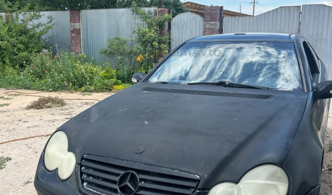 Mercedes-Benz C-Класс 2003 года