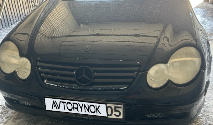 Mercedes-Benz C-Класс 2003 года