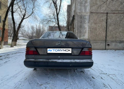 Mercedes-Benz E-Класс 1992 года