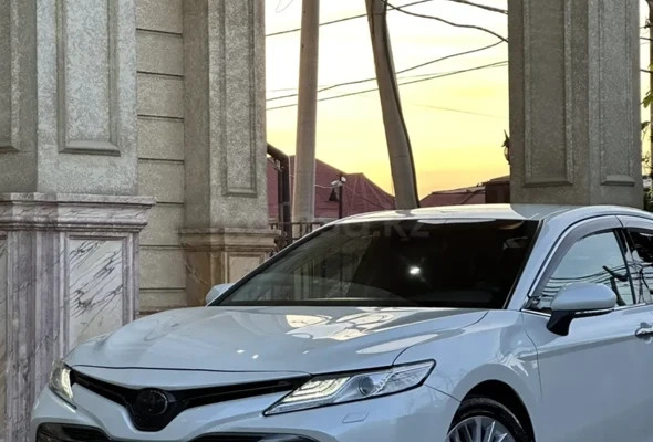 Toyota Camry 2020 года