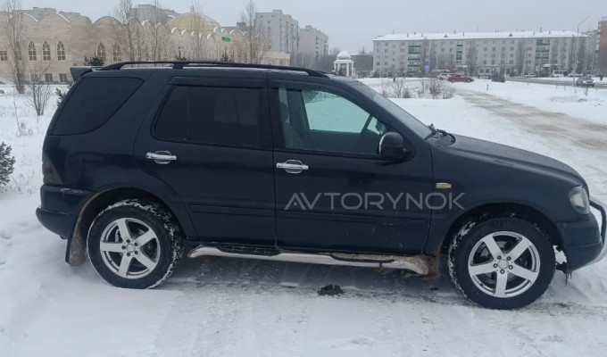 Mercedes-Benz ML-Класс 2000 года