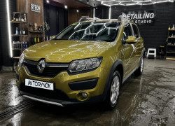Renault Sandero 2015 года