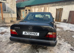 Mercedes-Benz E-Класс 1993 года