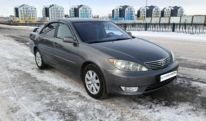 Toyota Camry 2003 года