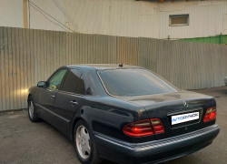 Mercedes-Benz E-Класс 2001 года