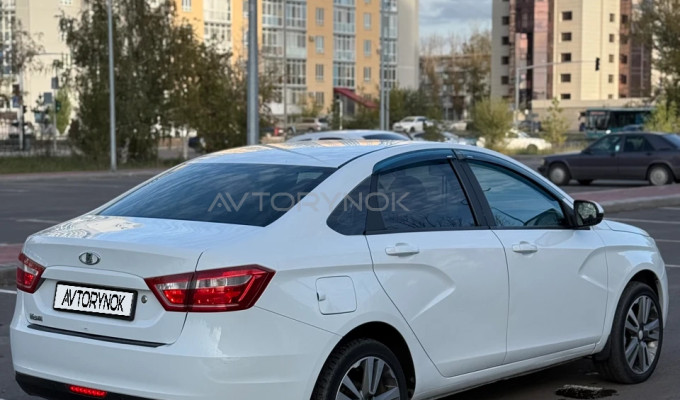 ВАЗ (Lada) Vesta 2017 года