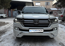 Toyota Land Cruiser 2017 года