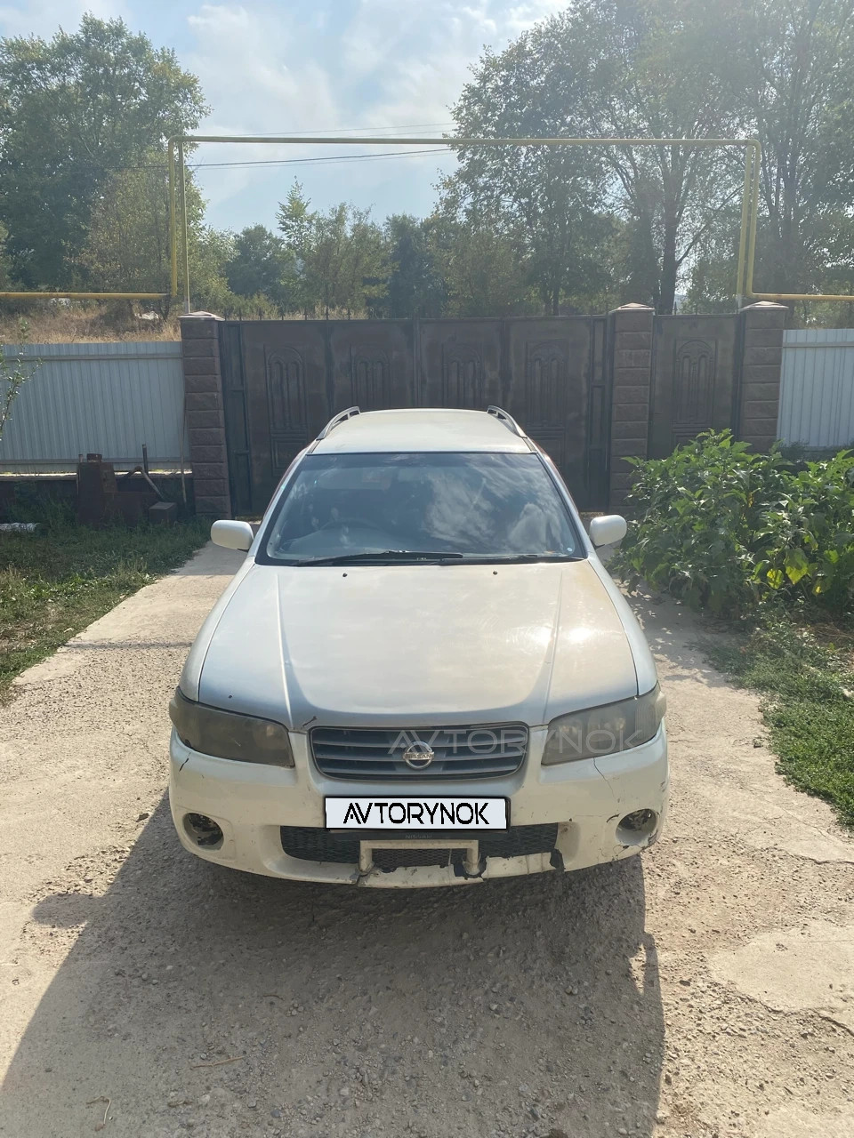 Nissan Avenir, 1998