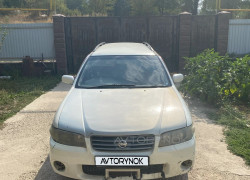 Nissan Avenir 1998 года