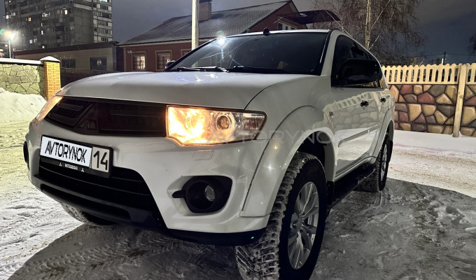 Mitsubishi Pajero Sport 2015 года