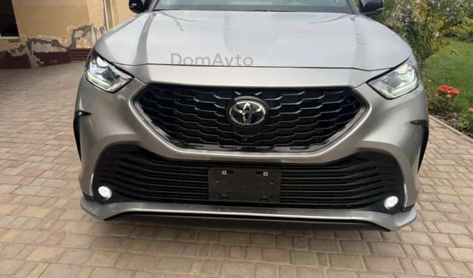 Toyota Highlander 2024 года