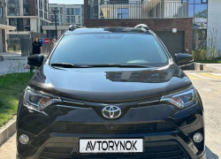 Toyota RAV4 2018 года