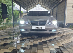 Mercedes-Benz E-Класс 2001 года