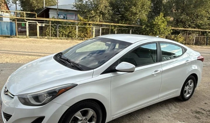 Hyundai Elantra 2015 года