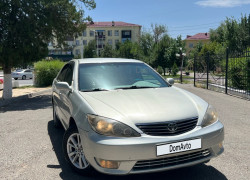 Toyota Camry 2005 года