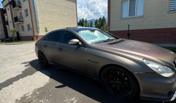 Mercedes-Benz CLS-Класс 2004 года