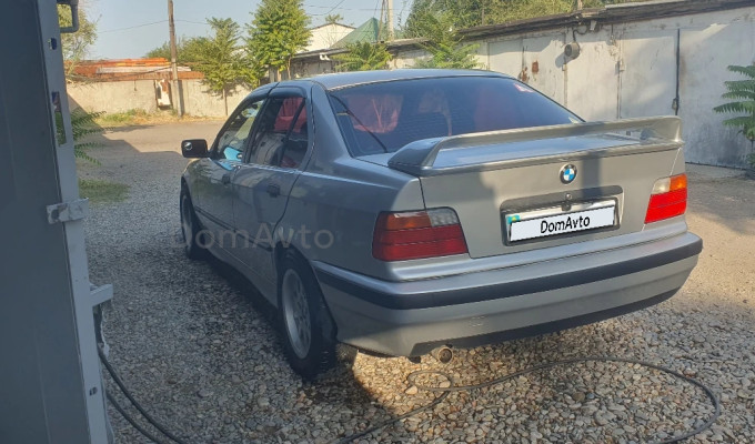 BMW 3 серия 1991 года