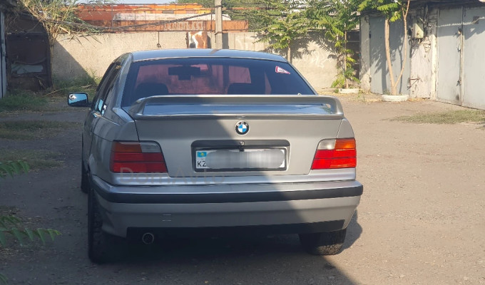 BMW 3 серия 1991 года