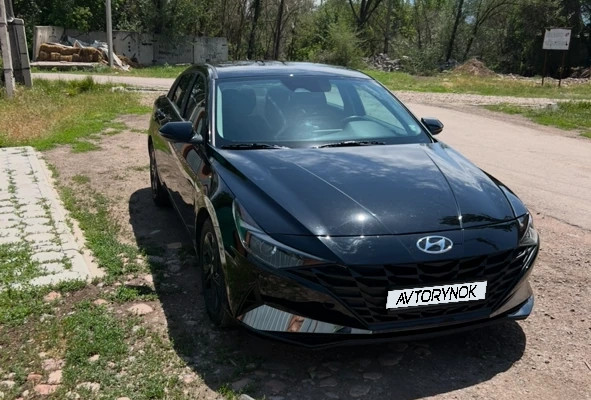 Hyundai Elantra 2021 года